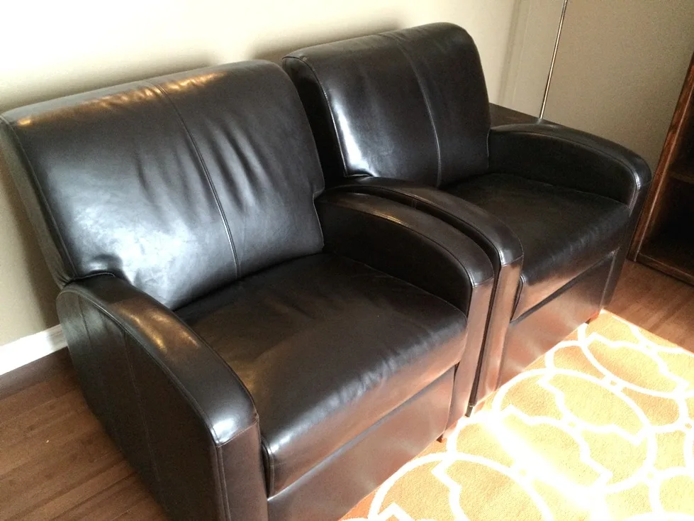 It's hard to tell, but the chair cleaned with coconut oil on the right is definitely more shiny than the un-conditioned chair on the left.