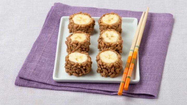 no bake Peanut butter and banana sushi with breakfast cereal