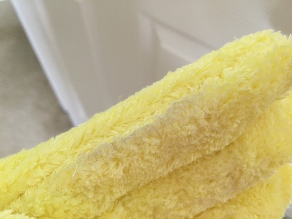 E-cloth dusting glove mitt for easy cleaning windown blinds