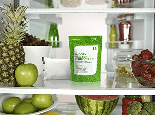 Frigo puzzolente? Ecco come sbarazzarsi di odore in un frigorifero. Modi naturali, non tossici, sicuri e privi di sostanze chimiche per pulire e rinfrescare il congelatore e il frigorifero. Più facile del bicarbonato di sodio. Più economico, troppo!