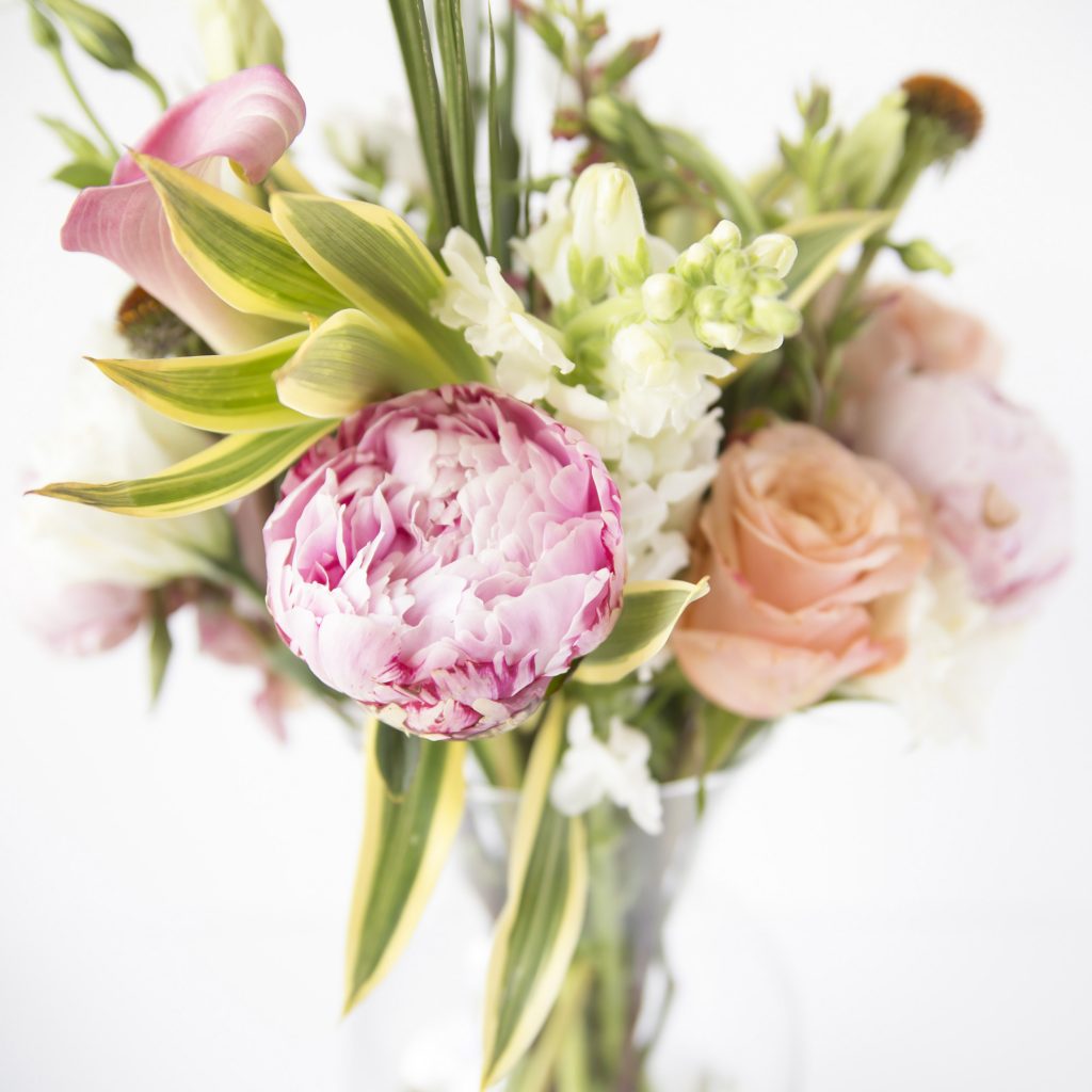 glass vase bouquet of flowers