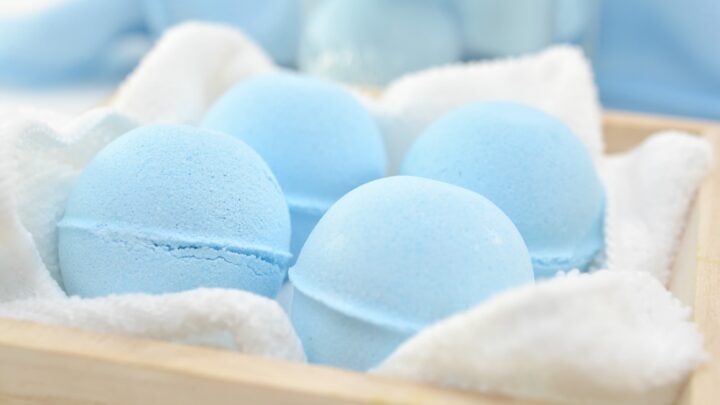 Natural Safe Toilet Fizzie Balls Blue Peppermint essential oils
