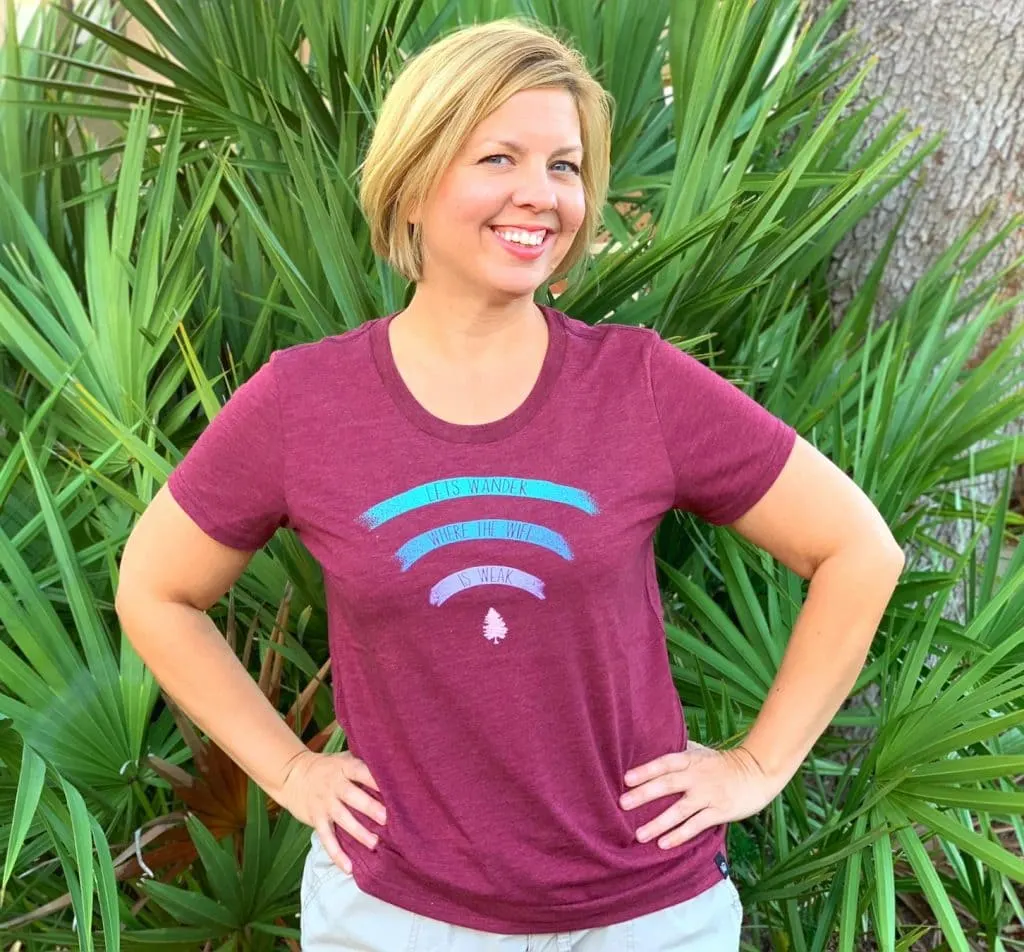 woman wearing tentree sustainable clothing t-shirt no wifi