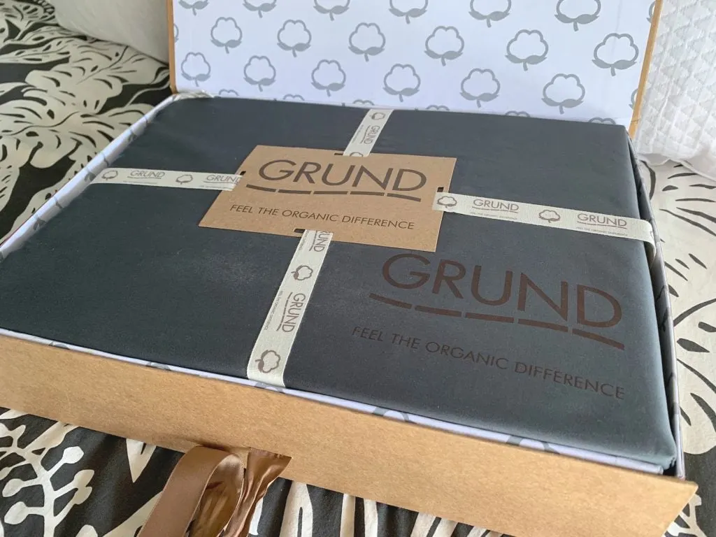 grund America organic cotton bed sheets slate gray in cardboard box packaging