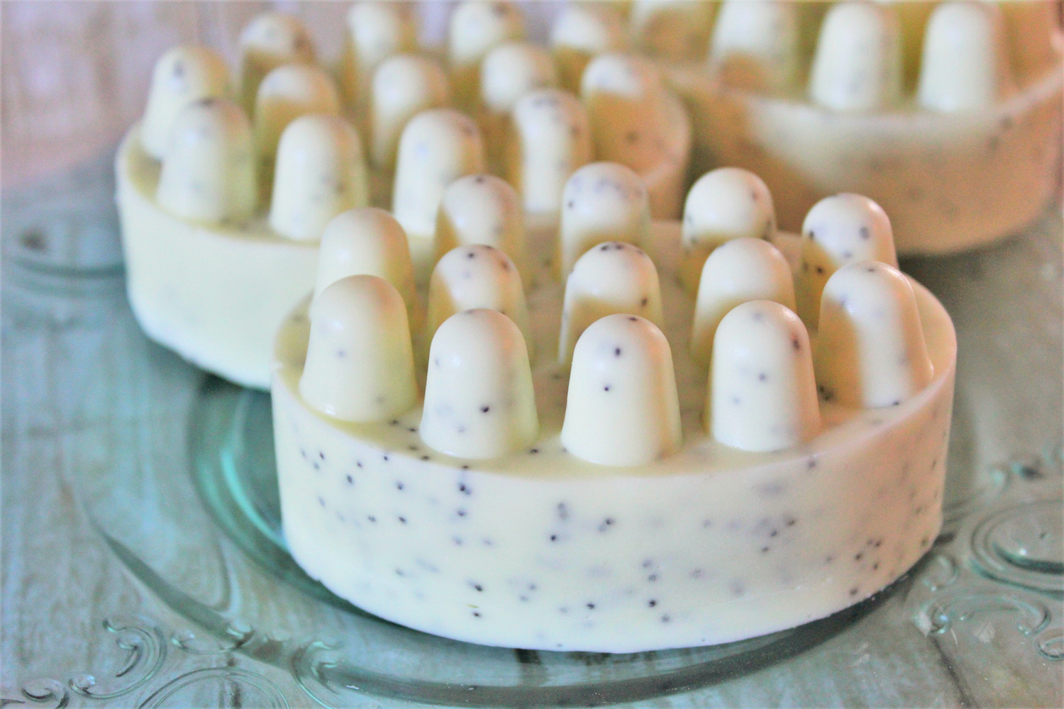 homemade lemon poppyseed soap bars
