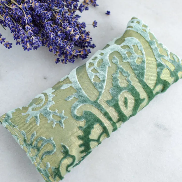 pretty rice bag for eyes with lavender flowers